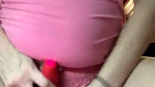 Clit rubbing escalates to wet golden shower for a trembling climax