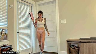 Step sis and bro recreate step parents’ sex photos! Wild! 😜