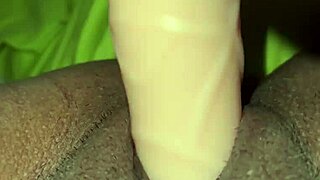 me masturbo con consolador que me regal� mi hermano latina toys dildo masturbation