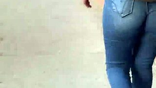Feeling the curves of this latina in tight jeans