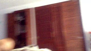 Rakan bangunkan aku dengan kejutan