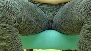 Teen babe teases daddy in leggings photoshoot