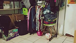 Bbw gordita mexicana cleaning room