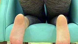 Teen babe teases daddy in leggings photoshoot