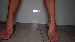 Quick hard pounding with fan in Medellin hotel, hiding from stepbrother