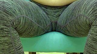 Teen babe teases daddy in leggings photoshoot