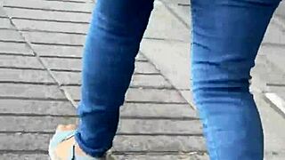 Feeling the curves of this latina in tight jeans