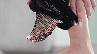 i'm crushing fruits with my bare feet and high heels in 4k, it's so hottt