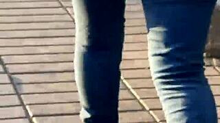 Feeling the curves of this latina in tight jeans