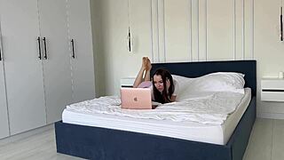 Stepsister Webcam Model Gets Fucked Roughly With Big Ass