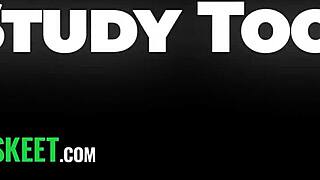 stepdad's special stress relief: fingering and fucking his frustrated stepdaughter 😏