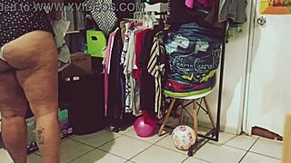 Bbw gordita mexicana cleaning room