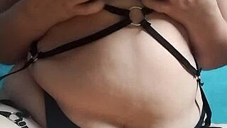 dyin’ to get my fat ass pounded hard... help me out!