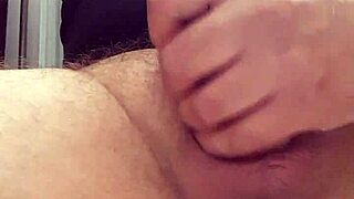 Cowok Belanda Masturbasi Sampai Keluar Keras!