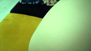 Amateur guy masturbates while watching a cute girl's beautiful ass during massage.