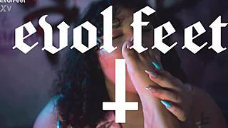 Bbw Foot And Face Sitting With Big Pussy