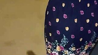 Harassing mature big-ass woman in Lima streets part one