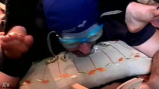 Italfetish's dirty feet fetish: Roberta's strong foot odor dominates