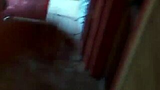 Šéf Lee Stone uvoľňuje napätie s nevlastnou dcérou