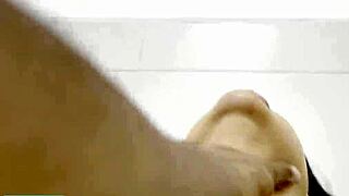 caught my wife washing her pussy 😳