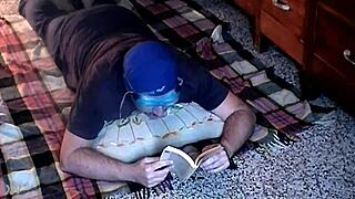 Italfetish's dirty feet fetish: Roberta's strong foot odor dominates