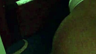 Üvey kız kardeş doğum gününü evde yalnız üvey erkek kardeşiyle kutluyor