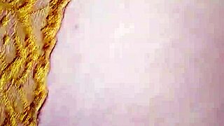 Dalam gelap, meneroka nafsu aku.