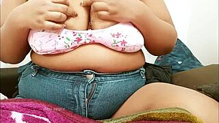 northindian sexy girl shows big tits