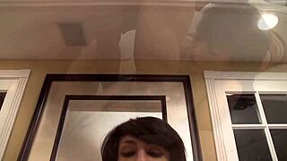 Cougar Morena de Peitos Grandes Fodida na Buceta Depilada