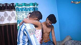 데시 여친 두 친구한테 세게 쑤셔지다