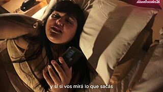 Мой сводный брат разрушает мое горло своим членом после борьбы