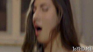 Teen licks big cock and gets roughly fucked 😏