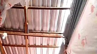 Jeg leker med fitta mi, vil du bli med?