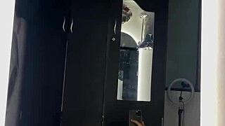 Neighbor wants to fuck in mirror!