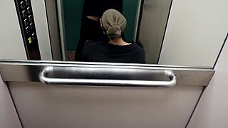 When I met my neighbor at the stairs, we had a chat