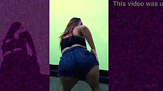 I watch mc akira dance funk in lingerie, her big ass shakin'