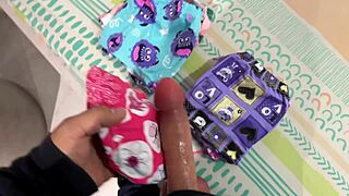 ay padrastro pervertido no frotes tu sucia verga en mi zona intima