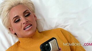 Milf manželka doháňa stratený čas s kuracmi v skupinovej gangbange