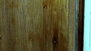 Me Caliento Cada Día Más Espiando A Mi Cuñada Cuando Se Baña