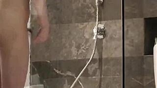 i can't stop showing off my feet in the shower