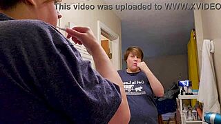 Filmer en giantess video BTS med kurvet Clara Crisp MILF