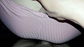 Våd stedsøster lader mig lege med hende