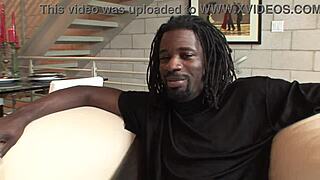 Červenovláska Audrey v bielizni dostáva dvojitú penetráciu