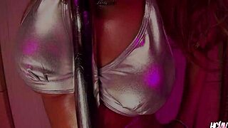 kurea muto’s pussy gets filled after stripping down