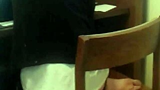 i just can't stop sniffin her smelly feet