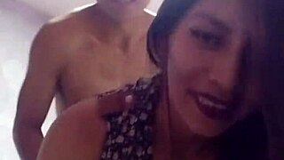 Le Doy Con Todo Hilo Sin Quitarle La Faldita