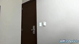 超デカプンパーのシェロンBBWが太い黒チンポを咥える