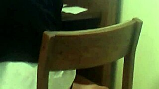 i just can't stop sniffin her smelly feet