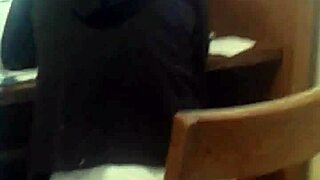 i just can't stop sniffin her smelly feet