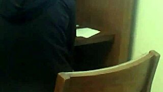 i just can't stop sniffin her smelly feet